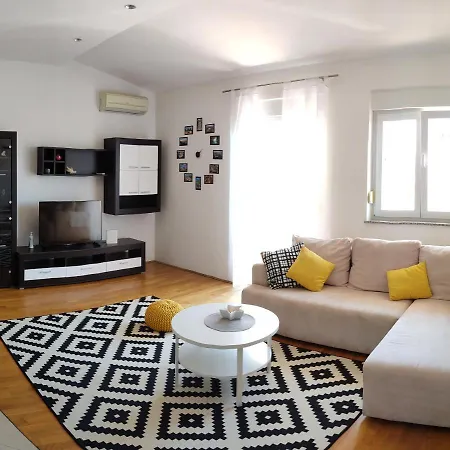 Two-bedroom Sunny * Pula